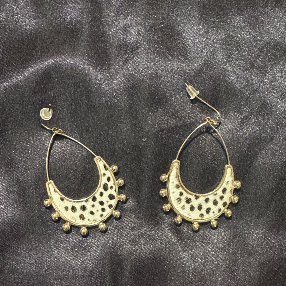 Gold Crescent Hoop Earrings with Black Speckled Accent - Women Jewelry